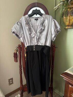 Snap Silver and Black Midi Dress